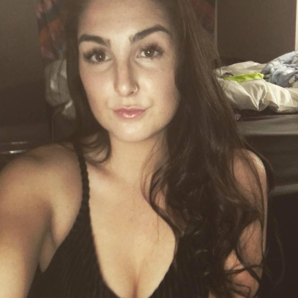 Meet your Posher, Dana